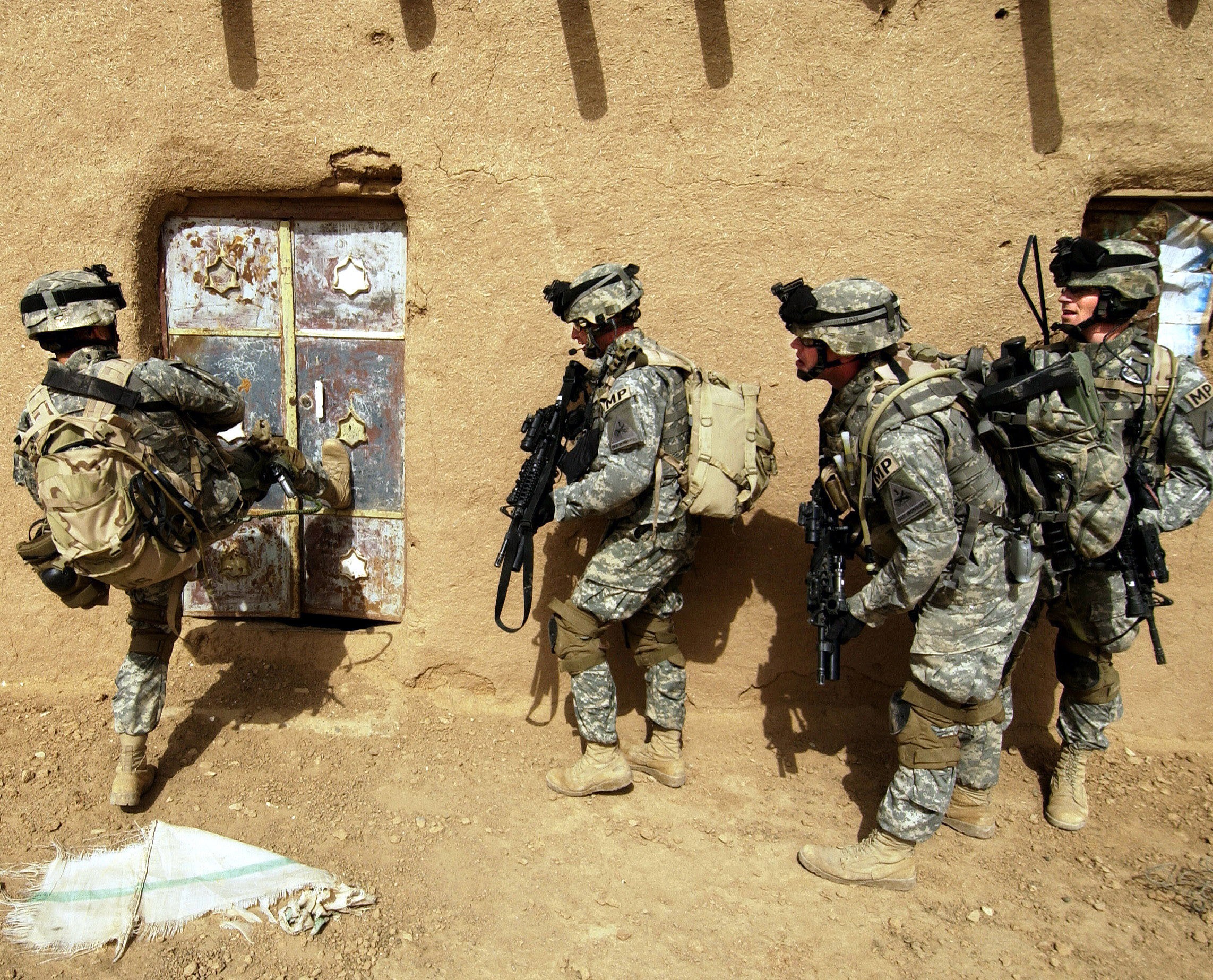 солдаты, армия, военный, пустыня, бронированный, боевой, Ирак, Армия США - обои на рабочий стол