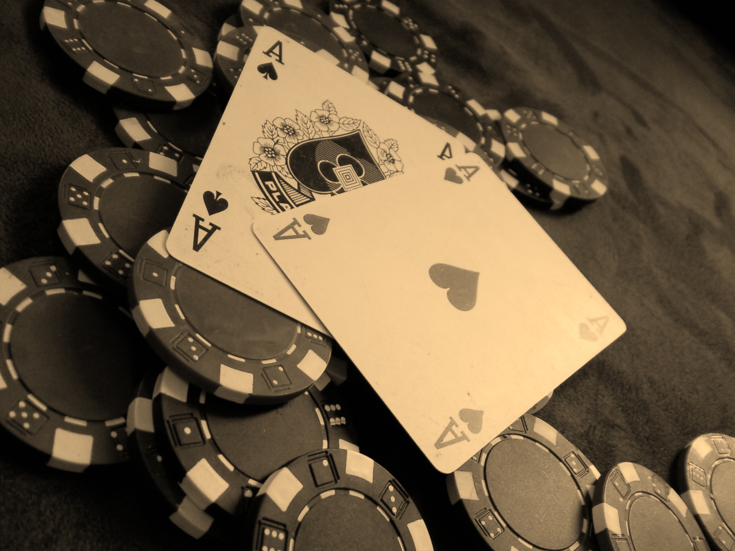 карты, покер, фишки для покера, чипы - обои на рабочий стол