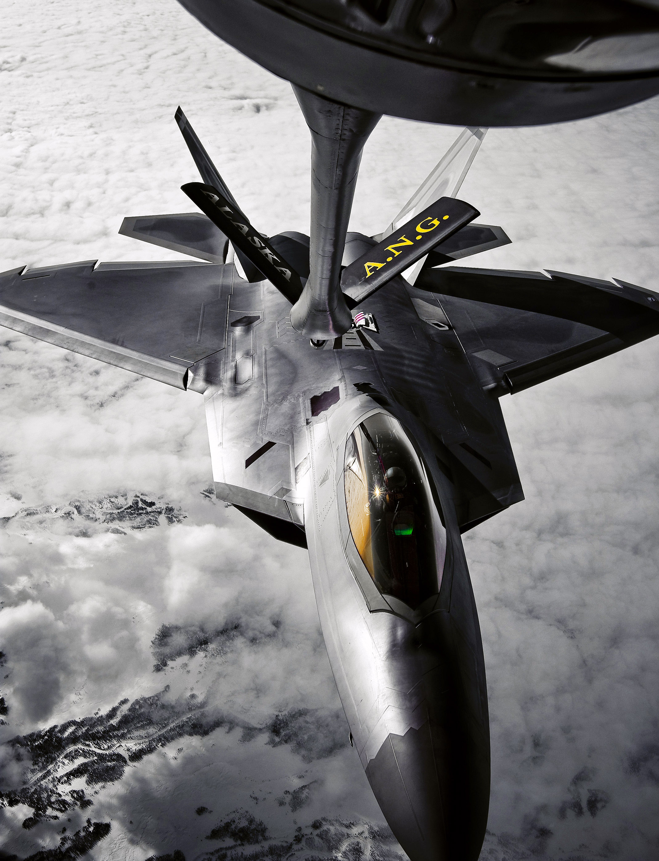 самолет, военный, F-22 Raptor, заправка - обои на рабочий стол