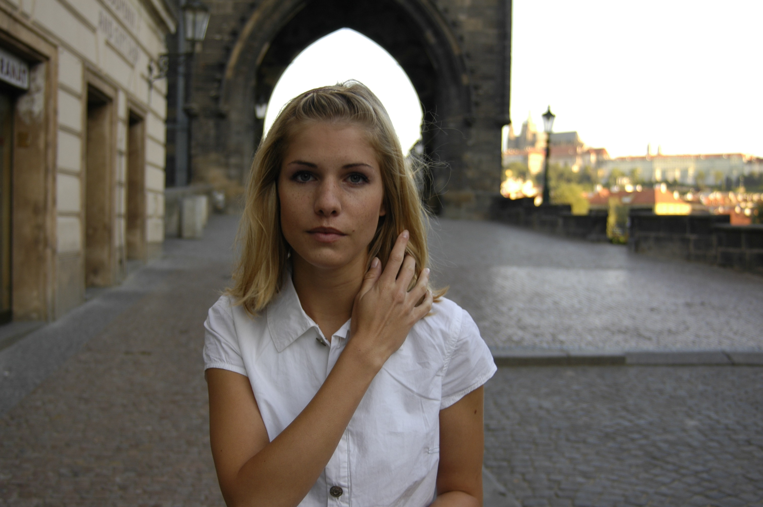 блондинки, девушки, модели, на открытом воздухе, Прага, Ивета Вейл, лица - обои на рабочий стол