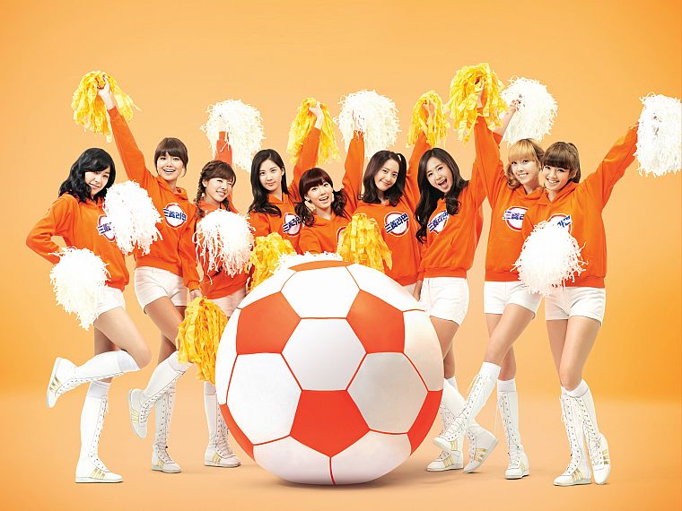 девушки, косплей, Girls Generation SNSD (Сонёсидэ), болельщики, футбольные мячи - обои на рабочий стол