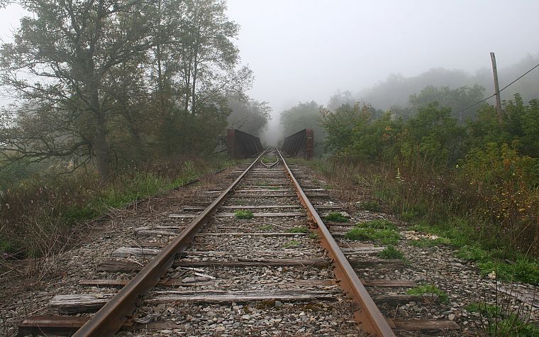 природа, поезда, туман, железнодорожные пути, транспортные средства - обои на рабочий стол