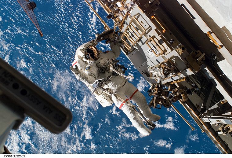 МКС, Земля, астронавты, орбиту, космическая станция - обои на рабочий стол