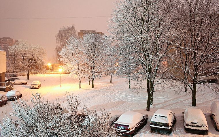 зима, снег, ночь, автомобили - обои на рабочий стол