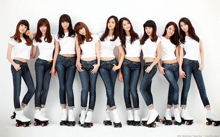 девушки, джинсы, Girls Generation SNSD (Сонёсидэ), знаменитости, роликовых коньках - обои на рабочий стол