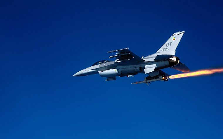 самолет, военный, ракеты, транспортные средства, F- 16 Fighting Falcon - обои на рабочий стол