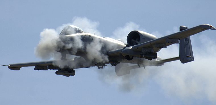 самолет, военный, дым, бородавочник, пушки, транспортные средства, А-10 Thunderbolt II, 10 - - обои на рабочий стол