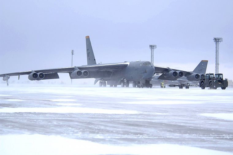 снег, самолет, бомбардировщик, Б-52 Stratofortress, транспортные средства - обои на рабочий стол