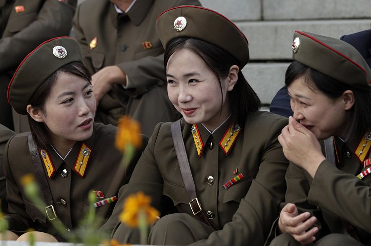 девушки, солдаты, Северная Корея, Пхеньян - обои на рабочий стол