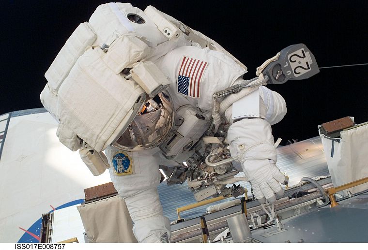 астронавты, Международная космическая станция - обои на рабочий стол