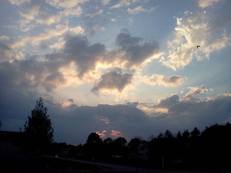 закат, облака, небо - обои на рабочий стол
