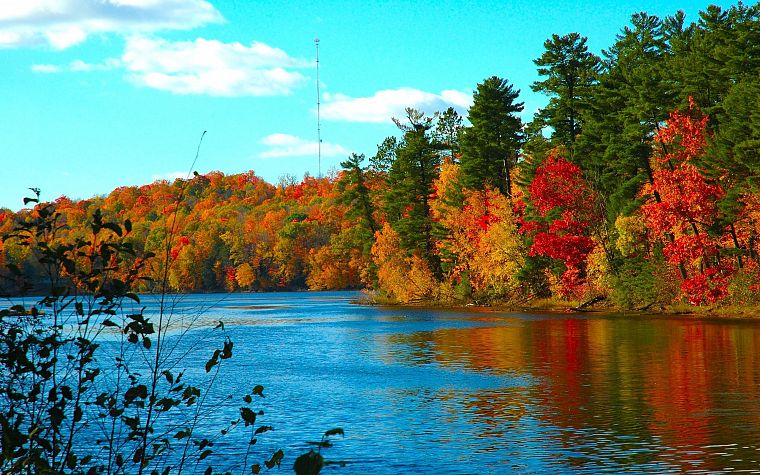 вода, облака, осень, многоцветный, леса, реки, отражения - обои на рабочий стол