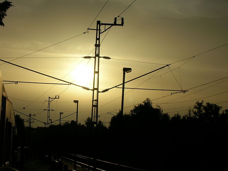 Германия, поезда, железнодорожные пути, линии электропередач, транспортные средства - обои на рабочий стол