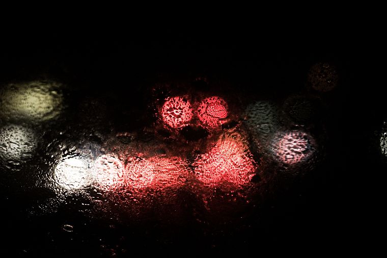 дождь на стекле - обои на рабочий стол