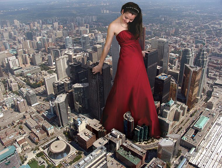 города, здания, небоскребы, гигант женщина, красное платье, повязки, фотомонтаж - обои на рабочий стол