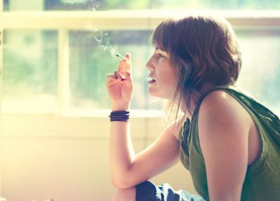 девушки, дым, сигареты - случайные обои для рабочего стола