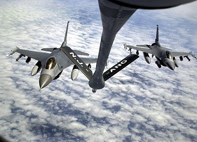 самолет, военный, транспортные средства, F- 16 Fighting Falcon, заправка - оригинальные обои рабочего стола
