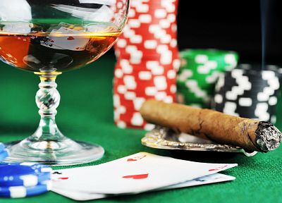 покер, фишки для покера, казино, сигары - обои на рабочий стол