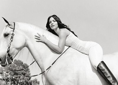 девушки, платье, белый, лошади, оттенки серого, монохромный, девушки с лошадьми - обои на рабочий стол