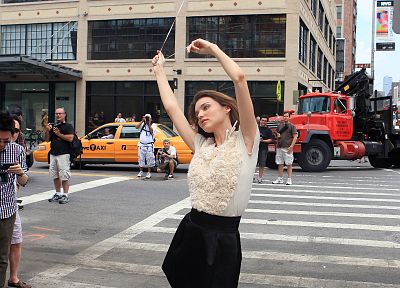 девушки, Миранда Керр, модели, такси, воздушные шары, переходы - случайные обои для рабочего стола