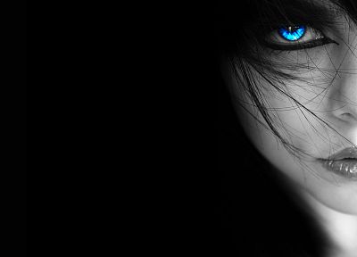 девушки, голубые глаза, выборочная раскраска, лица, темный фон - случайные обои для рабочего стола