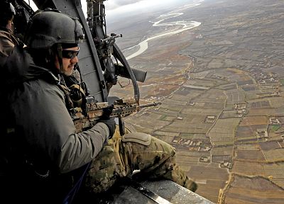 солдаты, самолет, вертолеты, транспортные средства - обои на рабочий стол