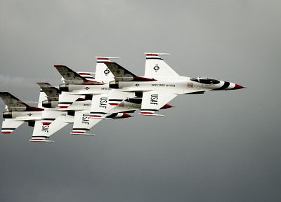 самолет, военный, F- 16 Fighting Falcon, авиашоу - похожие обои для рабочего стола