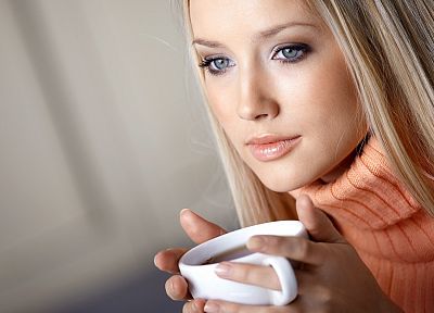 блондинки, девушки, голубые глаза, кофейные чашки - случайные обои для рабочего стола