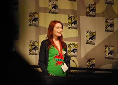 Фелиция Дей, Comic-Con - обои на рабочий стол