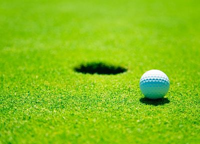 зеленый, трава, гольф, глубина резкости, мячи для гольфа - обои на рабочий стол