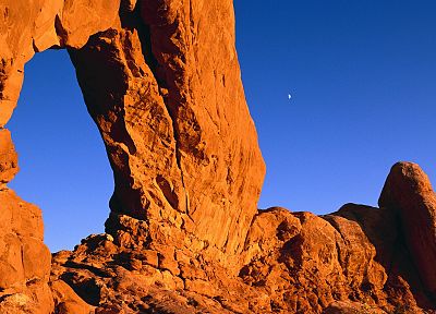 пустыня, Луна, арки, скальные образования - обои на рабочий стол