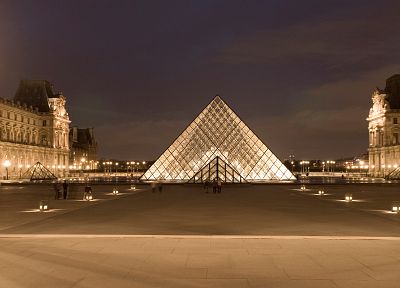 Париж, огни, Франция, здания, Европа, пирамиды, Лувр - обои на рабочий стол