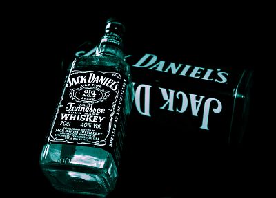 Jack Daniels, темный фон - обои на рабочий стол