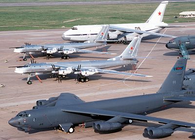 самолет, Б-52 Stratofortress, Ту- 95 Медведь, KC - 10 Extender, - 124 Condor, Ан-124 - копия обоев рабочего стола
