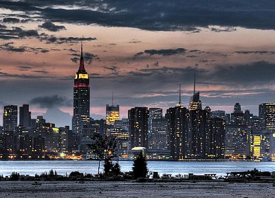 облака, города, здания, Нью-Йорк, небоскребы, Empire State Building - обои на рабочий стол