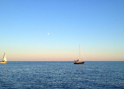 горизонт, парус, Луна, лодки, море - обои на рабочий стол