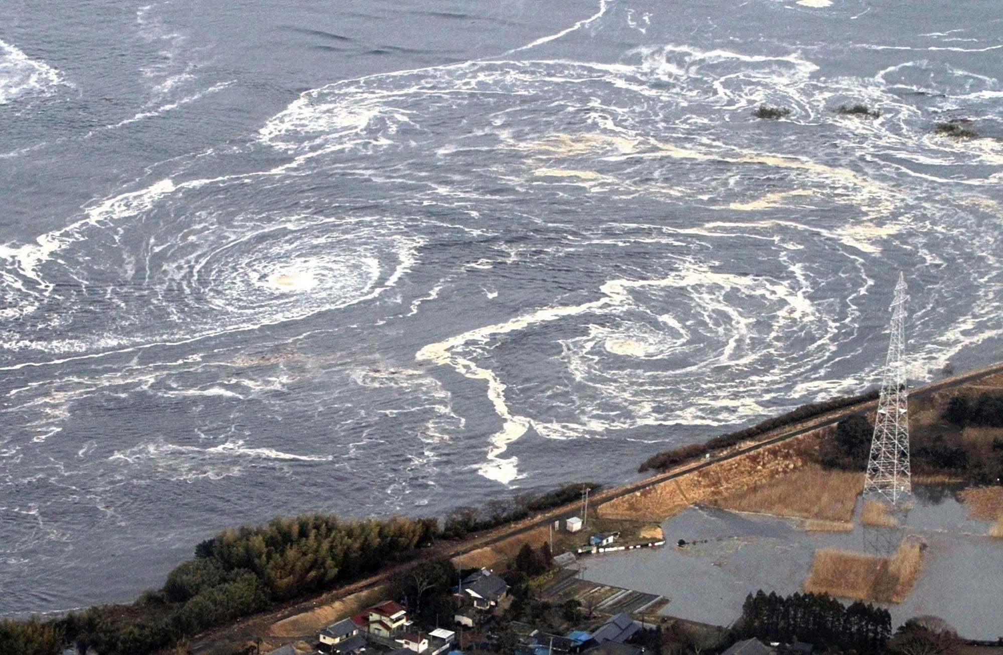 Япония, цунами - обои на рабочий стол