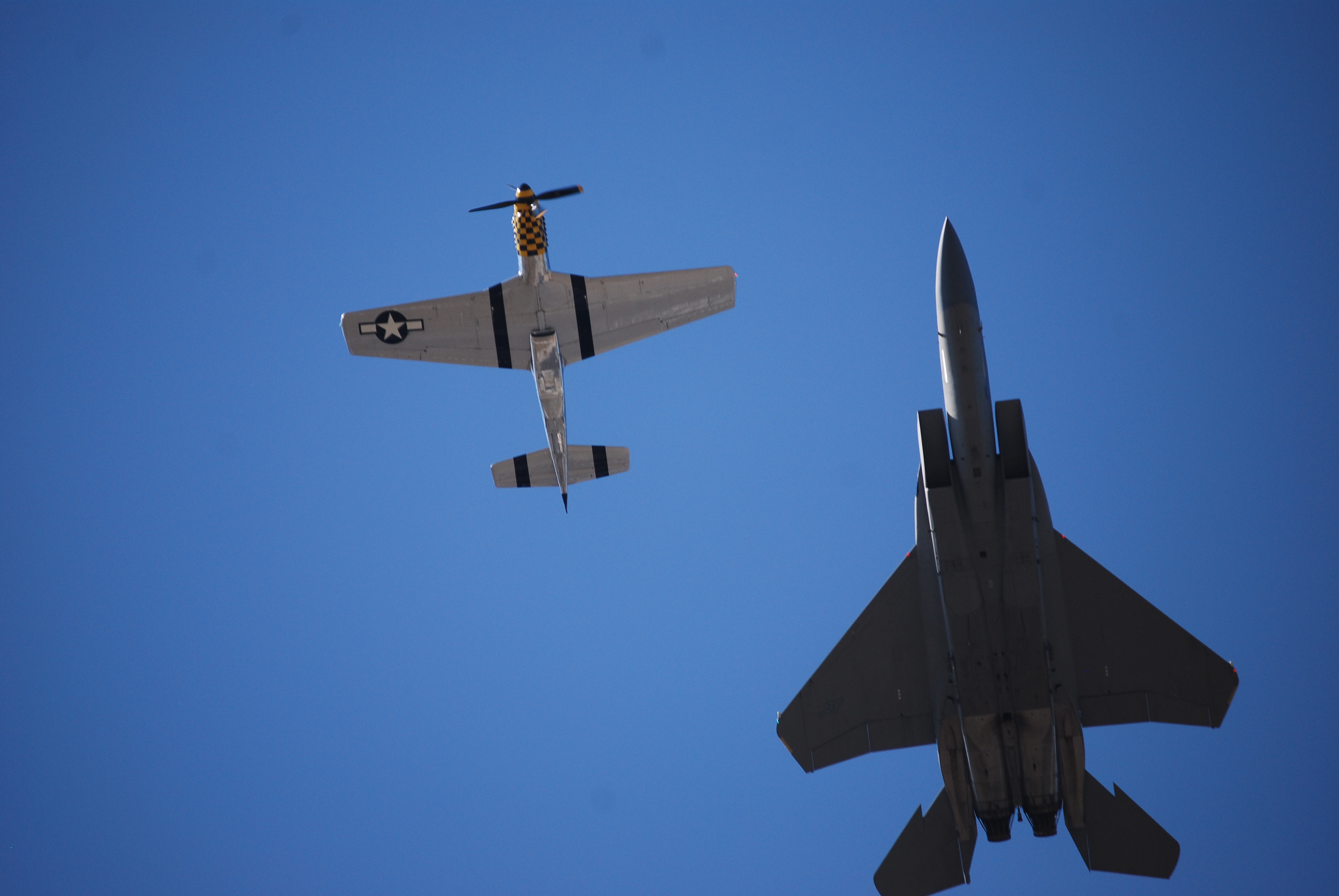 самолеты, F-15 Eagle, P - 51 Mustang - обои на рабочий стол
