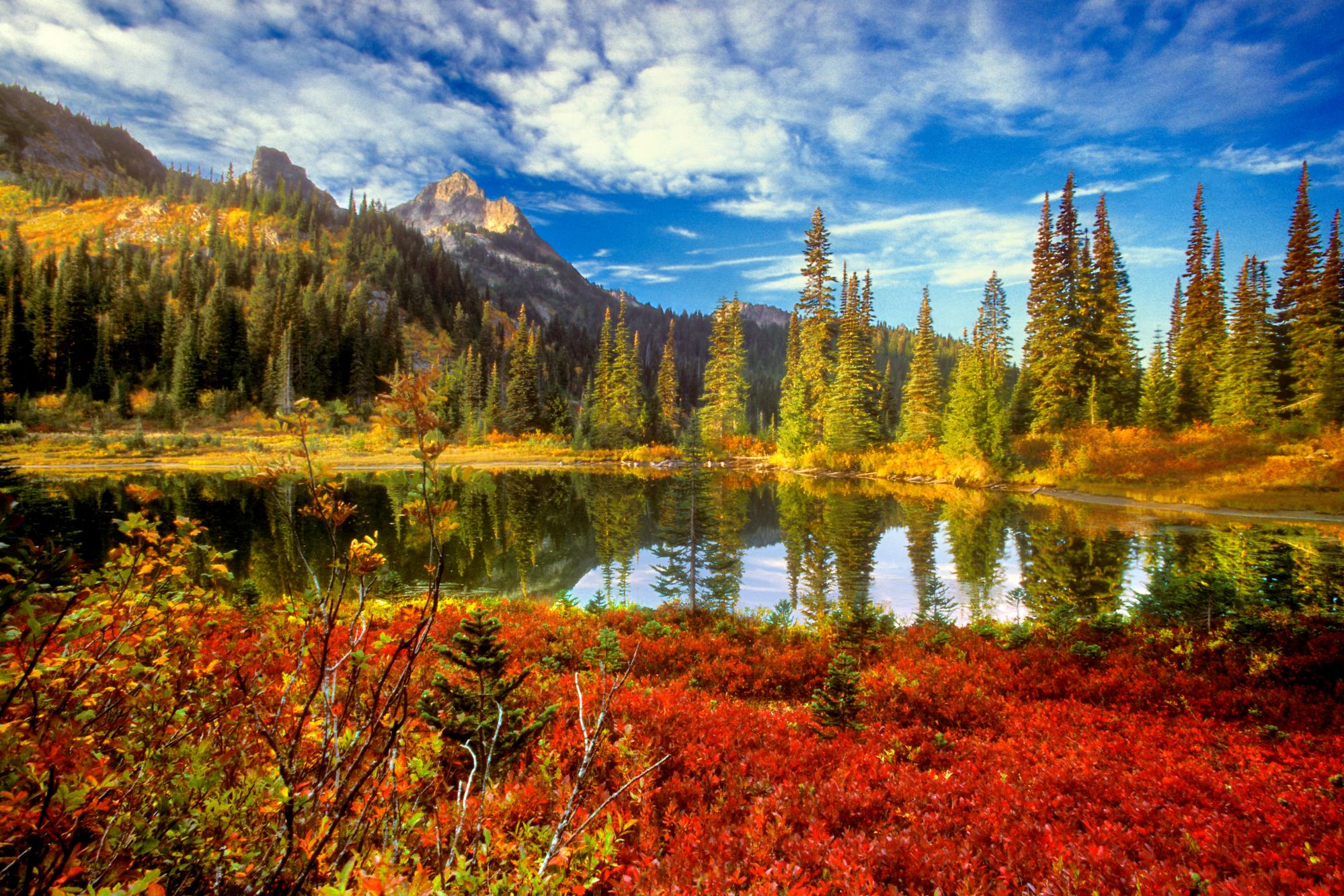 вода, горы, облака, пейзажи, природа, деревья, осень, озера, отражения - обои на рабочий стол