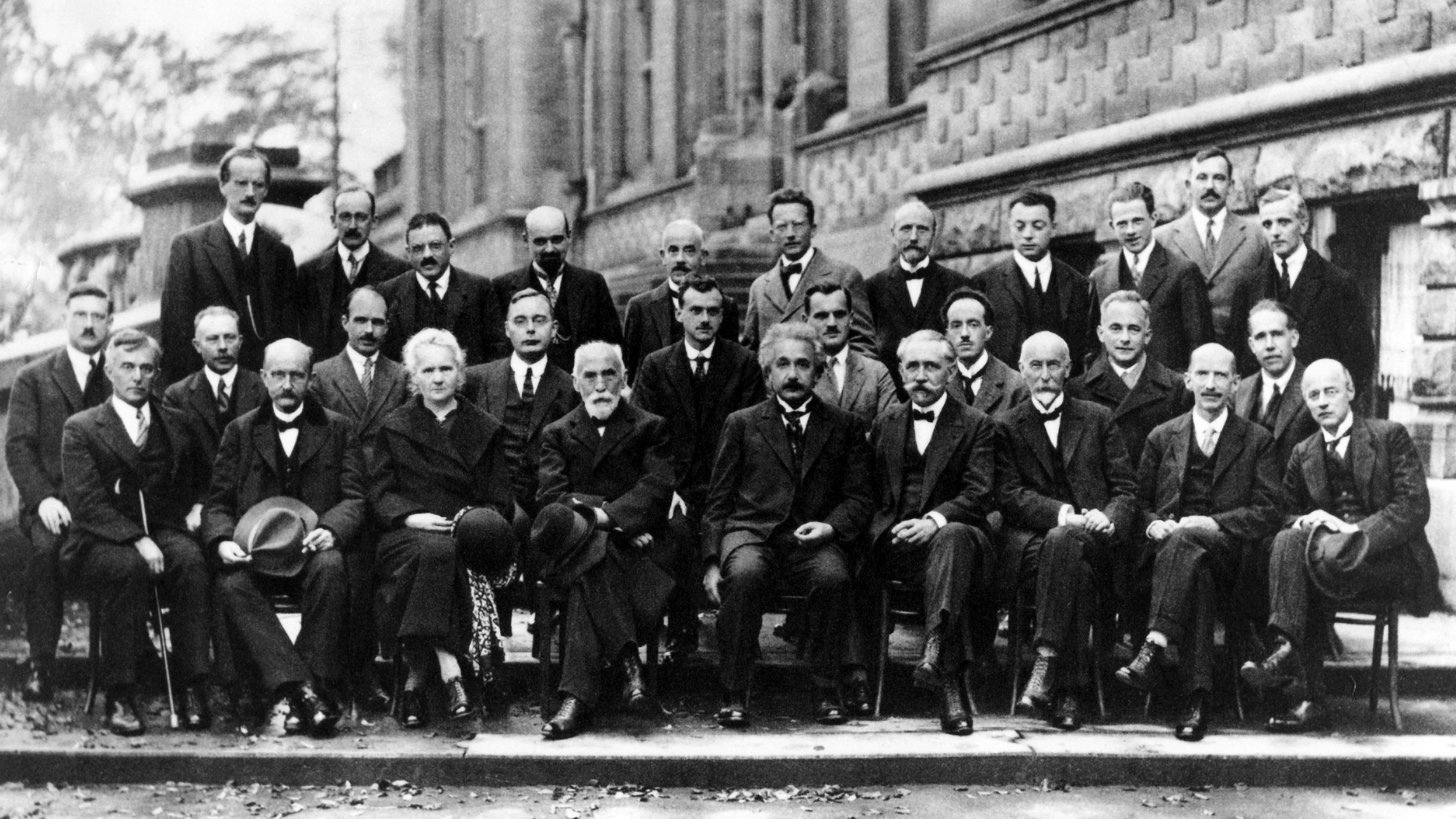 Ученые физики 19 века. Сольвеевский конгресс 1927. Нобелевская премия Кюри. Сольвеевский конгресс 1933 Кюри.