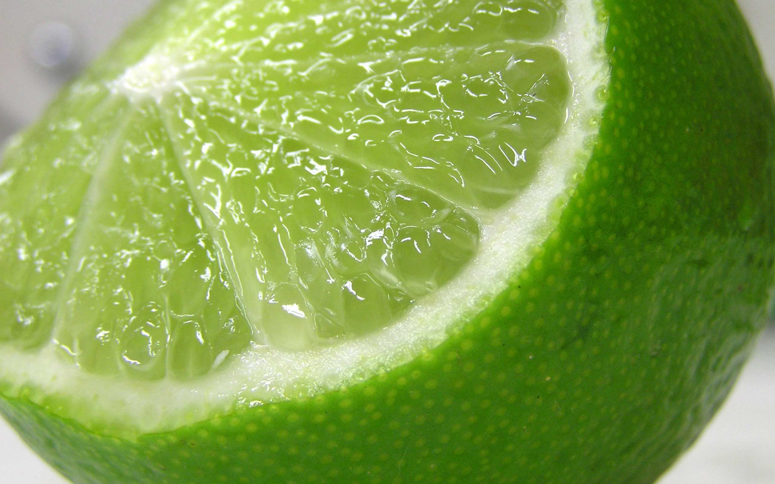 Сочный зеленый цвет. Лайм цитрус. Зеленый фрукт цитрус. Зелёный цитрус 4. Цитрус зеленый лайм.
