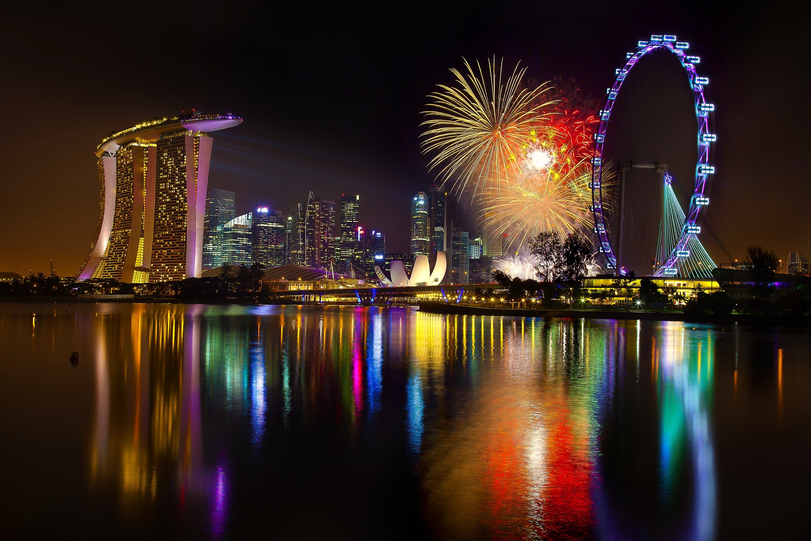Сингапур. Салют в Сингапуре. Фейерверк ночной Сингапур. Ночной новогодний город Сингапур. Сингапур Сити.