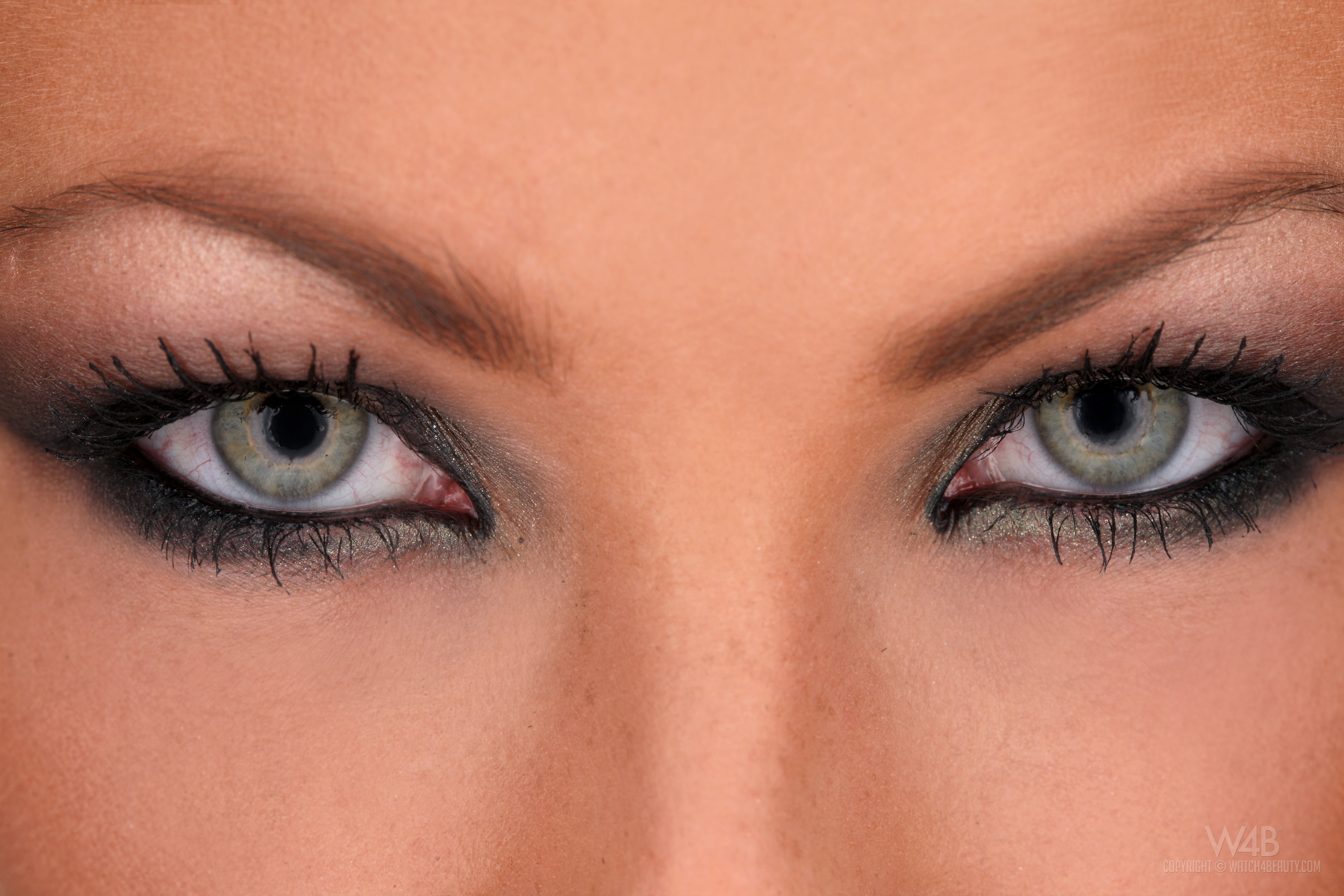 Beautiful eyes. Серые глаза. Красивые глаза. Женские глаза. Серебристо серые глаза.