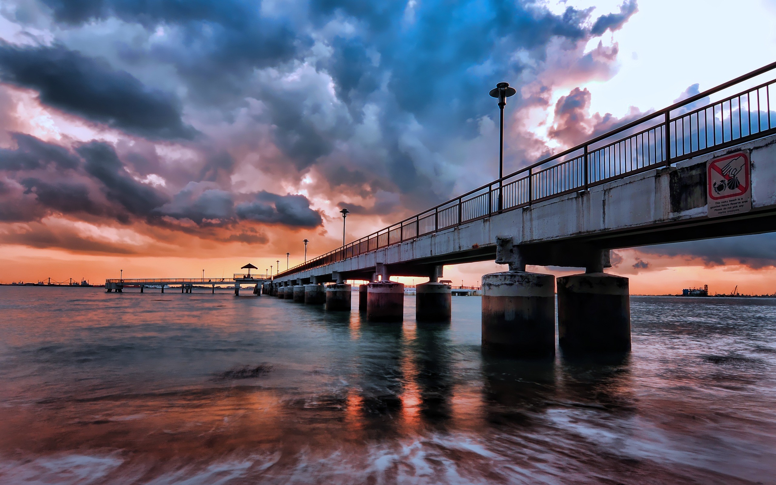 Обои разрешение 1920. Йокогама Пирс. Красивые виды мостов. Мост над морем. Мост в море.