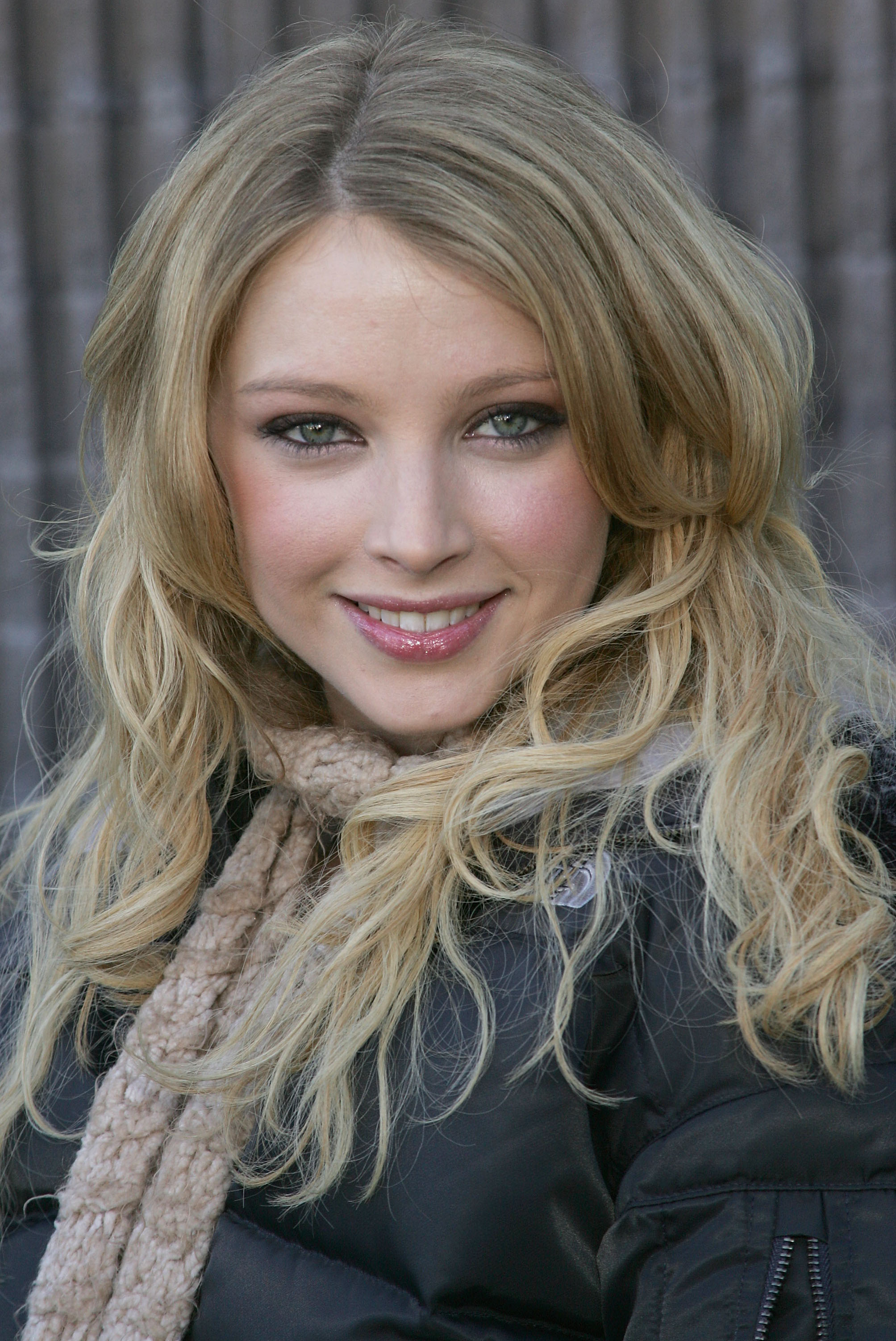 Русские актрисы блондинки молодые с длинными волосами фото