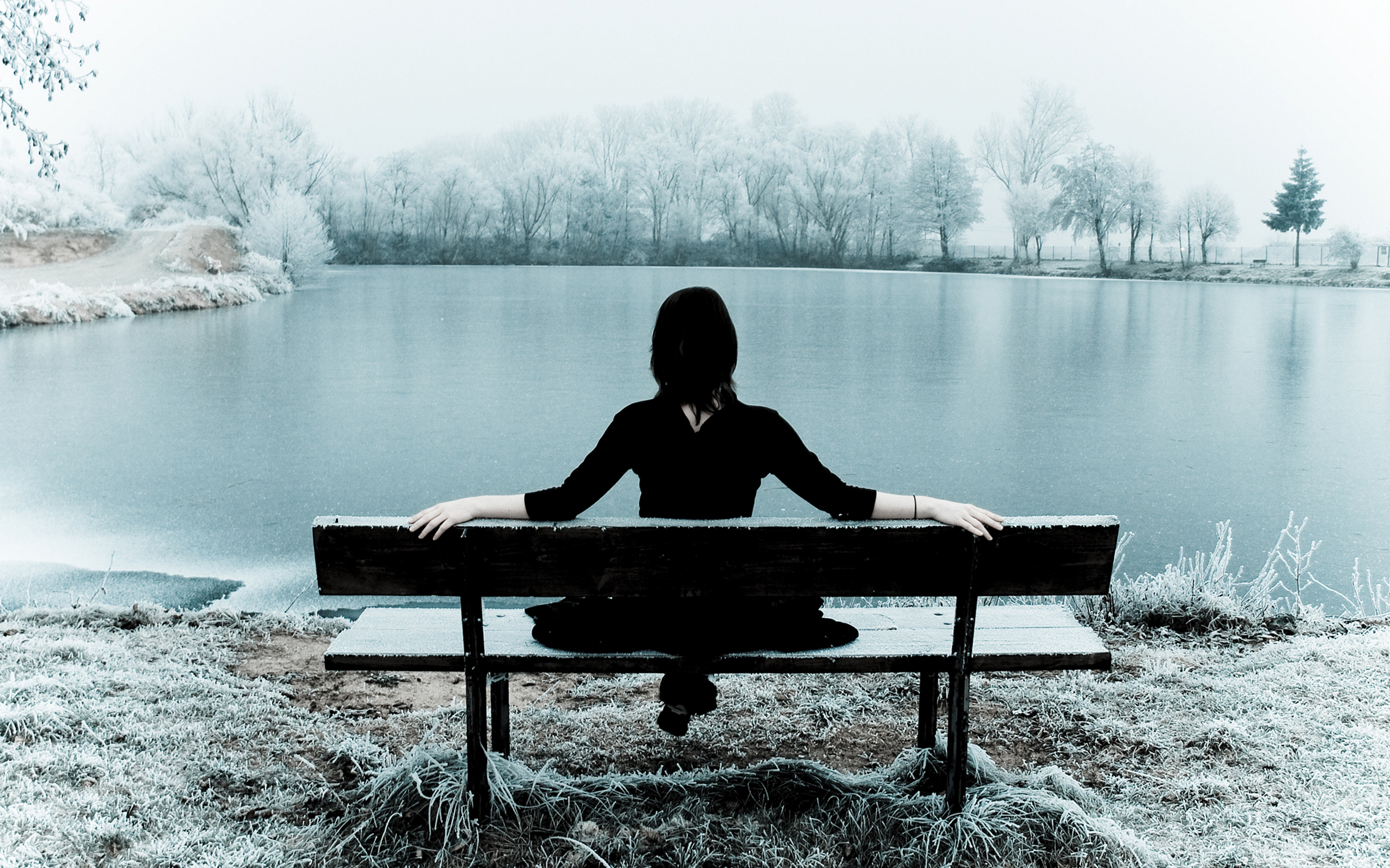 Музыка грусть слушать. Одиночество девушка. Тишина одиночество. Картинки одиночество грусть. Красивые картинки одиночество.