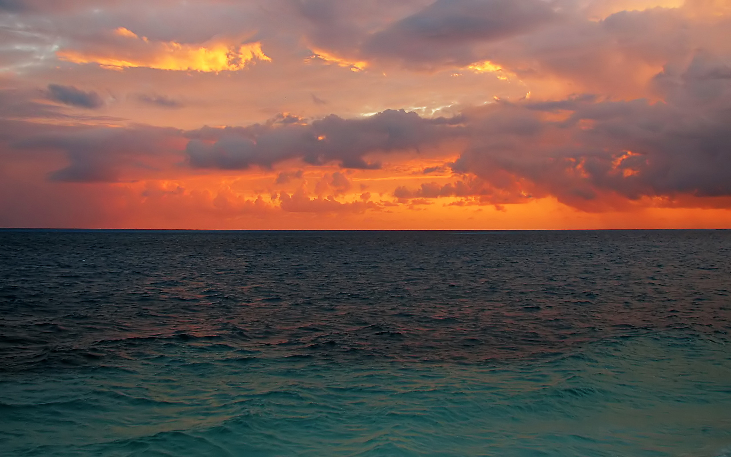 Спокойное фото. Штиль в тихом океане. Закат над морем. Тихое море. Море Горизонт.