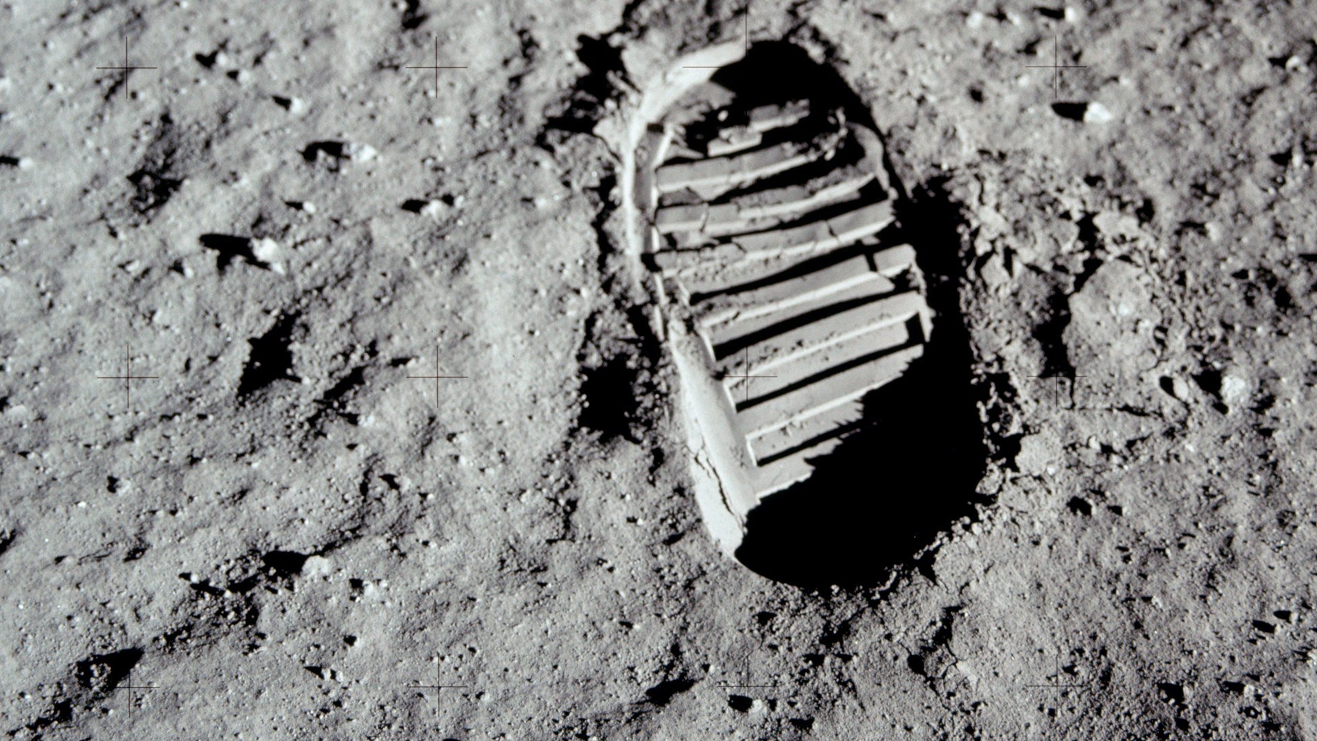 Луна, след, Нил Армстронг - обои на рабочий стол