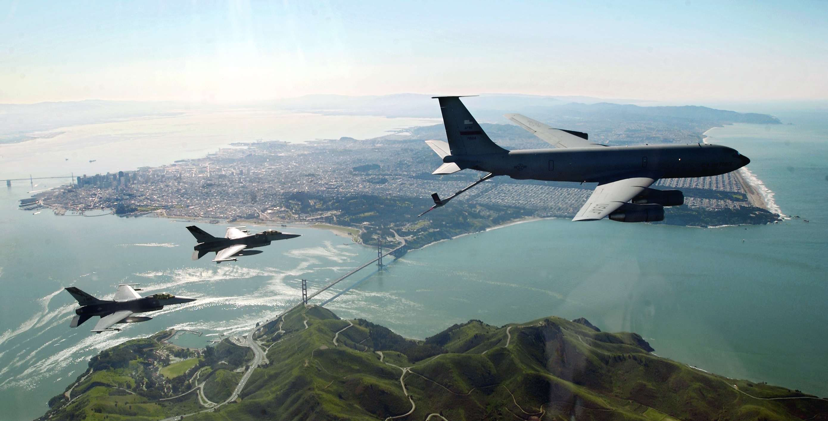 самолет, военный, Сан - Франциско, транспортные средства, F- 16 Fighting Falcon, KC - 135 Stratotanker - обои на рабочий стол