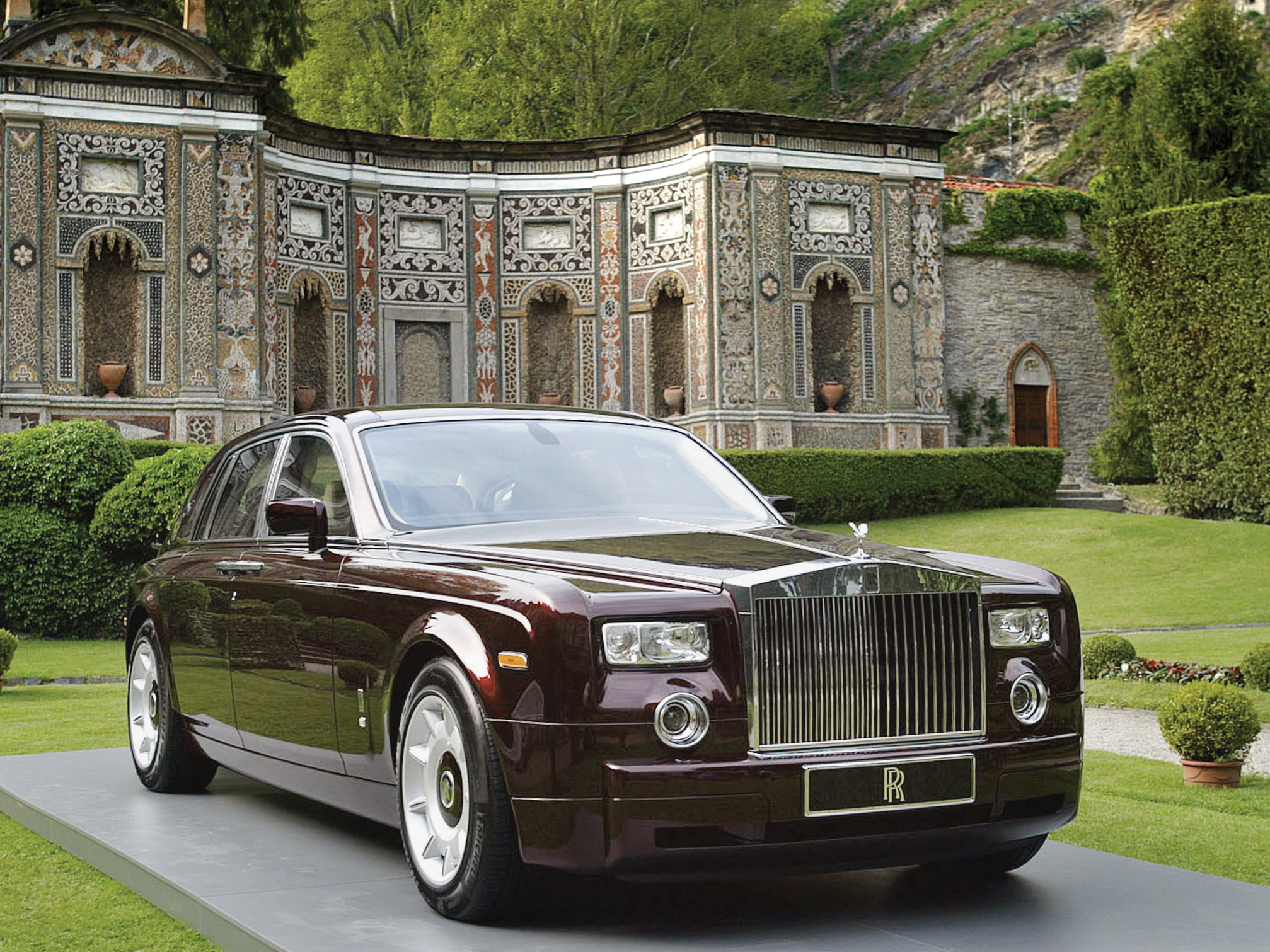 Luxury автомобили. Роллс Ройс королевы Англии. Роллс Ройс Фантом. Rolls Royce Phantom 2006. Роллс Ройс Фантом 6.